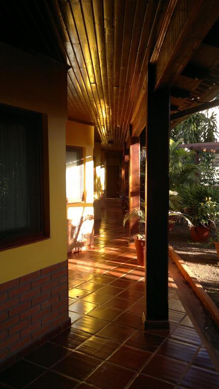 Hosteria Los Helechos ปูแอร์โตอีกวาซู ภายนอก รูปภาพ