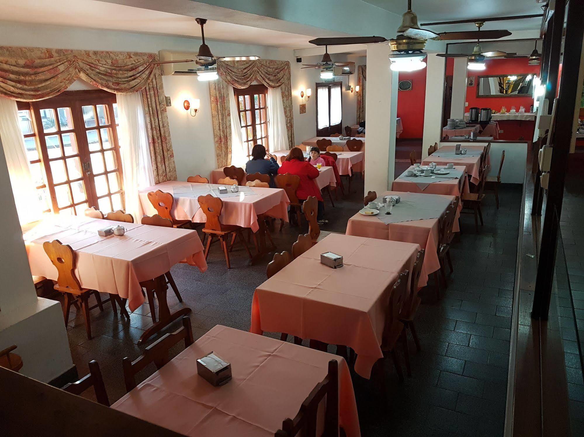 Hosteria Los Helechos ปูแอร์โตอีกวาซู ภายนอก รูปภาพ