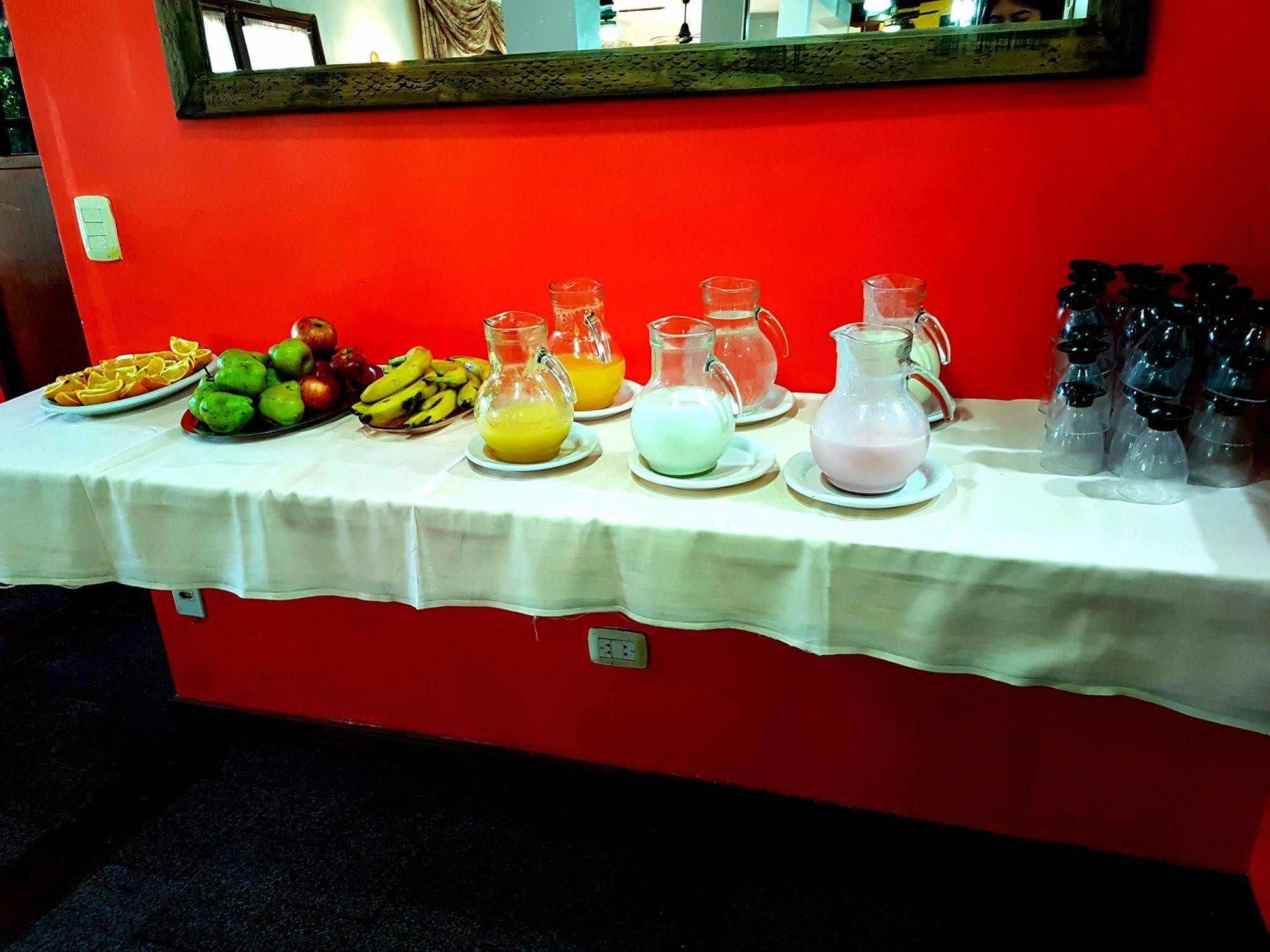 Hosteria Los Helechos ปูแอร์โตอีกวาซู ภายนอก รูปภาพ